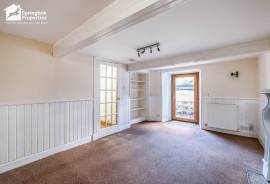 4 bedroom, Terraced House for sale