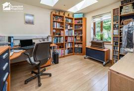 4 bedroom, Detached house for sale