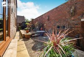4 bedroom, Detached house for sale