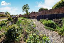4 bedroom, Detached house for sale