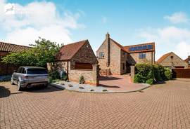 4 bedroom, Detached house for sale