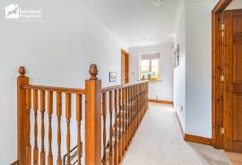 4 bedroom, Detached house for sale