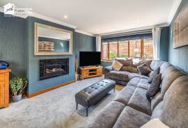 4 bedroom, Detached house for sale