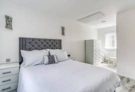 1 bedroom, Detached house for sale