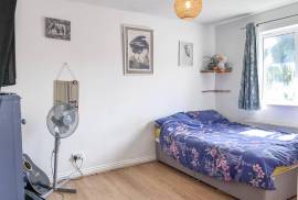 3 bedroom, Detached house for sale