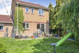 3 bedroom, Detached house for sale