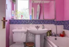 3 bedroom, Detached house for sale