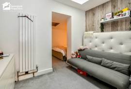 4 bedroom, Detached house for sale