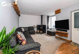4 bedroom, Detached house for sale