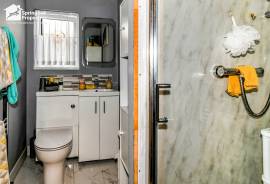4 bedroom, Detached house for sale