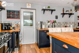 4 bedroom, Detached house for sale