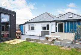 4 bedroom, Detached house for sale