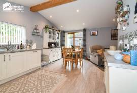 4 bedroom, Detached house for sale