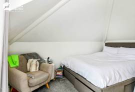 4 bedroom, Detached house for sale