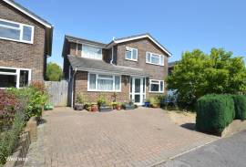 4 bedroom, Detached house for sale