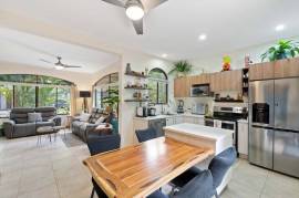 Casa Gigi: Beautiful 2BR + Flex Room Condo, Steps from Beach & Nature