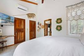 Casa Gigi: Beautiful 2BR + Flex Room Condo, Steps from Beach & Nature