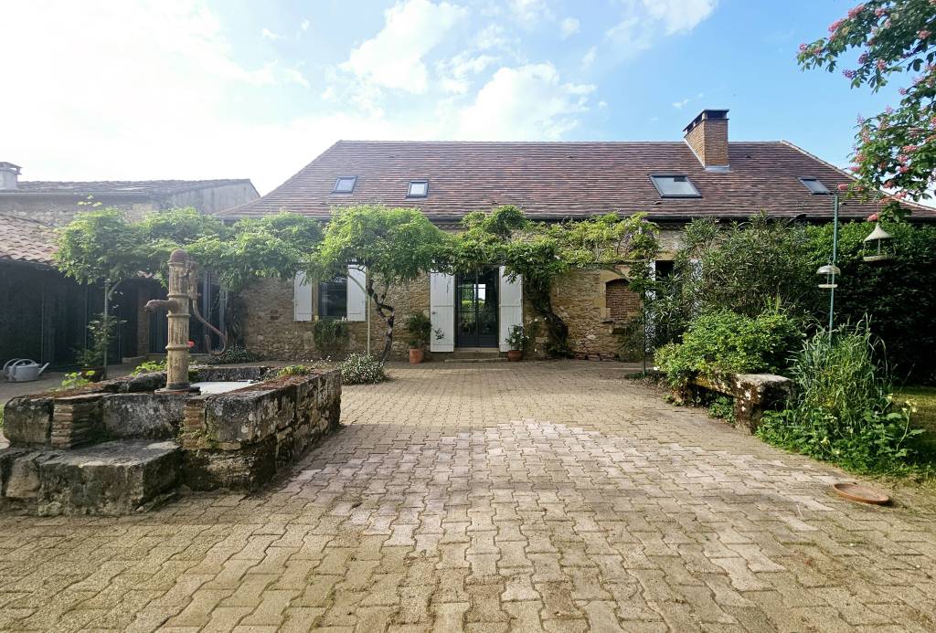 6 Bedrooms - House - Aquitaine - For Sale - 11050-LA