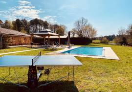 Propriete a Monpazier entierement renovee comprenant une maison d\'habitation avec gites