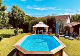Propriete a Monpazier entierement renovee comprenant une maison d\'habitation avec gites