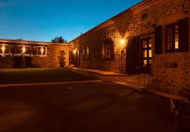 Propriete a Monpazier entierement renovee comprenant une maison d\'habitation avec gites