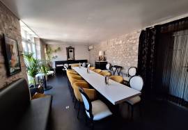 Batisse historique et son restaurant.