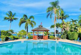 102 Half Moon Circle F2, Hypoluxo, FL 33462