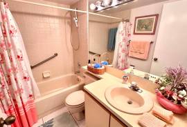 106 Half Moon Circle B1, Hypoluxo, FL 33462