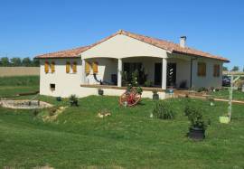 Villa for sale, 4 rooms - Castelnau-Magnoac 65230