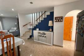 LARGE TOWNHOUSE WITH COMMUNAL POOL IN THE CENTRE OF BENIJOFAR