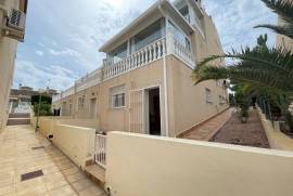 LARGE TOWNHOUSE WITH COMMUNAL POOL IN THE CENTRE OF BENIJOFAR