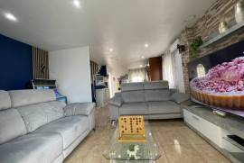 LARGE TOWNHOUSE WITH COMMUNAL POOL IN THE CENTRE OF BENIJOFAR
