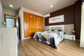LARGE TOWNHOUSE WITH COMMUNAL POOL IN THE CENTRE OF BENIJOFAR
