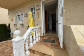 LARGE TOWNHOUSE WITH COMMUNAL POOL IN THE CENTRE OF BENIJOFAR