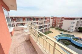 Bonne affaire ! Appartement T1 avec vue sur la piscine au Nessebar Fort Club, Sunny Beach