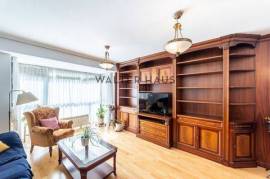 Apartment for rent with two swimming pools, a garage, and a storage room in Guindalera, Madrid.