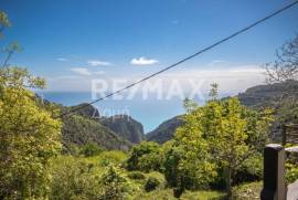 Building 210 sq.m for sale