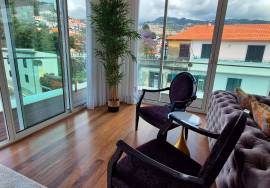 Furnished Apartment - 3 Bedrooms in Plaza Madeira, Funchal