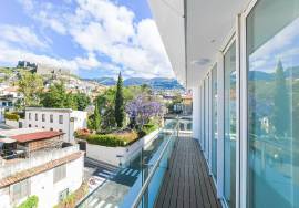 Furnished Apartment - 3 Bedrooms in Plaza Madeira, Funchal