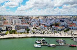 Luxury Apart Hotel project with 23 apartments, pool and bar, located in the riverside area of Portimão