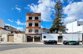Luxury Apart Hotel project with 23 apartments, pool and bar, located in the riverside area of Portimão