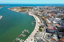 Luxury Apart Hotel project with 23 apartments, pool and bar, located in the riverside area of Portimão