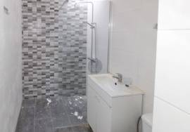 3 bedroom villa with sunroom and backyard in the center of Santarém.