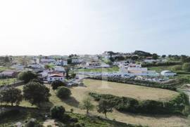 Moradia T3 com Armazém e Terreno de 9 640m2 em Olho Marinho, Óbidos