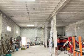 Moradia T3 com Armazém e Terreno de 9 640m2 em Olho Marinho, Óbidos