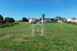 Moradia T3 com Armazém e Terreno de 9 640m2 em Olho Marinho, Óbidos