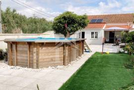 Moradia T2 Renovada com Piscina e Garagem em Olho Marinho, Óbidos