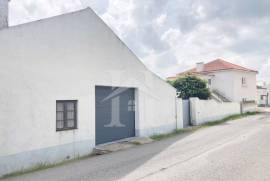 Moradia T2 Renovada com Piscina e Garagem em Olho Marinho, Óbidos