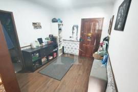 Apartamento T2 remodelado a 10 minutos da estação das Mercês