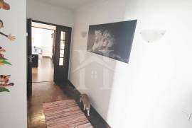 Apartamento T2 remodelado a 10 minutos da estação das Mercês